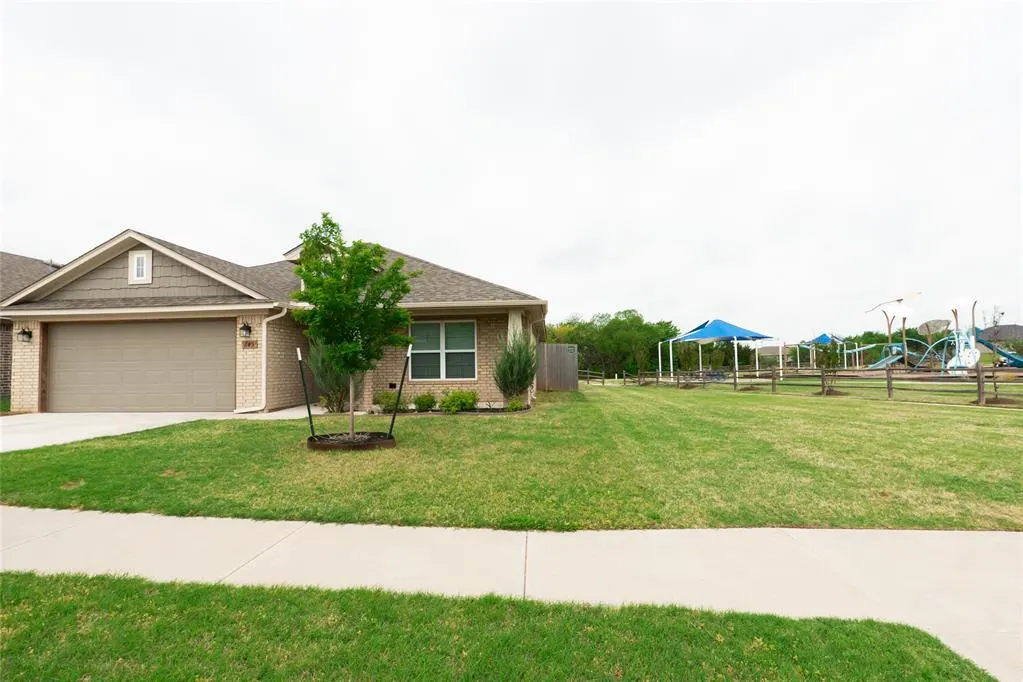 Photo 3 — 245 Vista Drive, Yukon, OK 73099