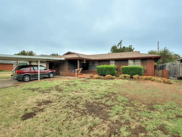 Photo 3 — 2609 SW 63rd Place, Oklahoma City, OK 73159