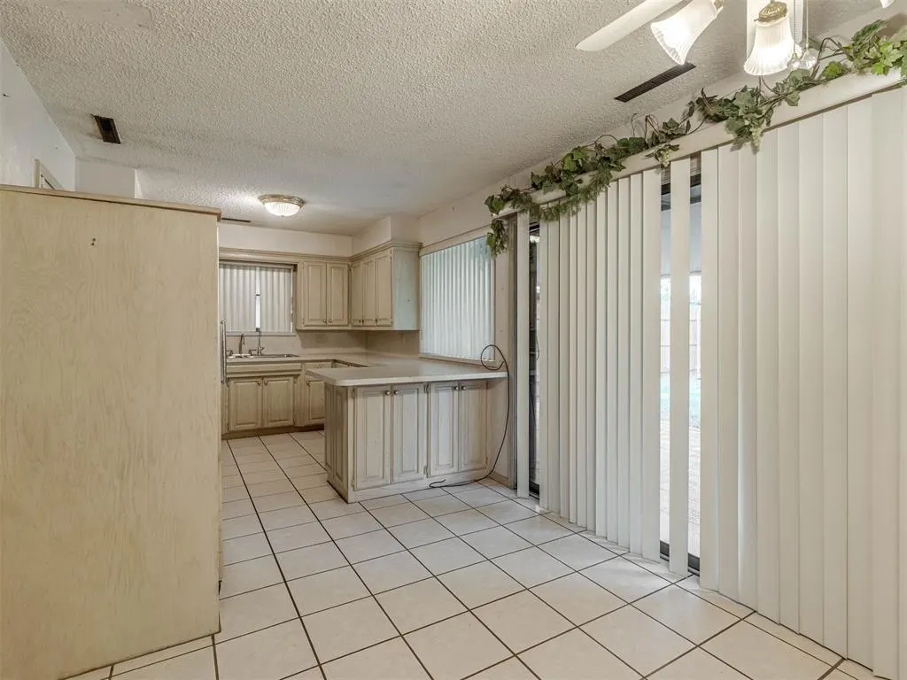 Photo 11 — 2609 SW 63rd Place, Oklahoma City, OK 73159