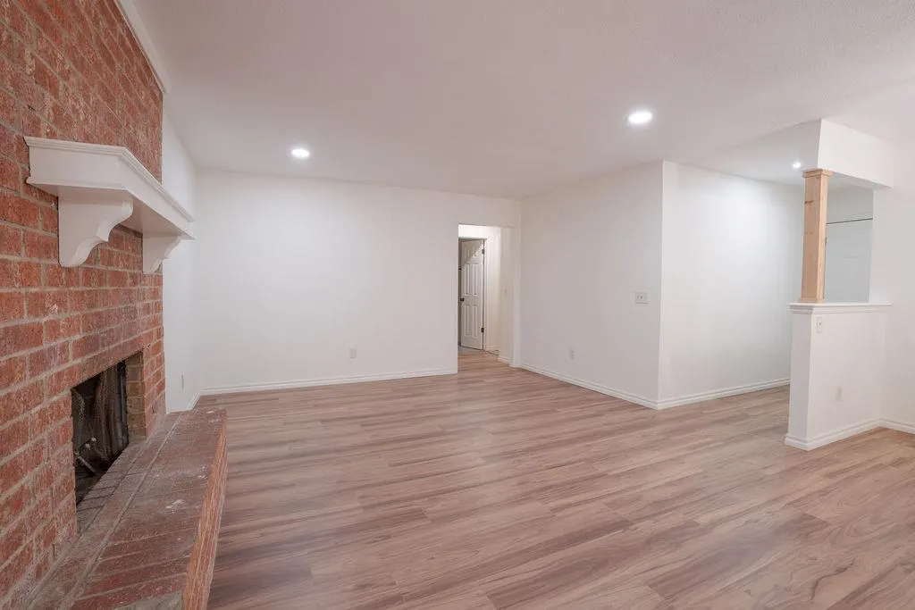 Photo 4 — 833 NW 115th Street, Oklahoma City, OK 73114