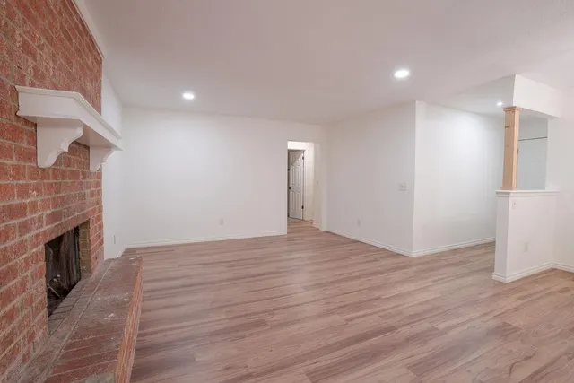 Photo 4 — 833 NW 115th Street, Oklahoma City, OK 73114