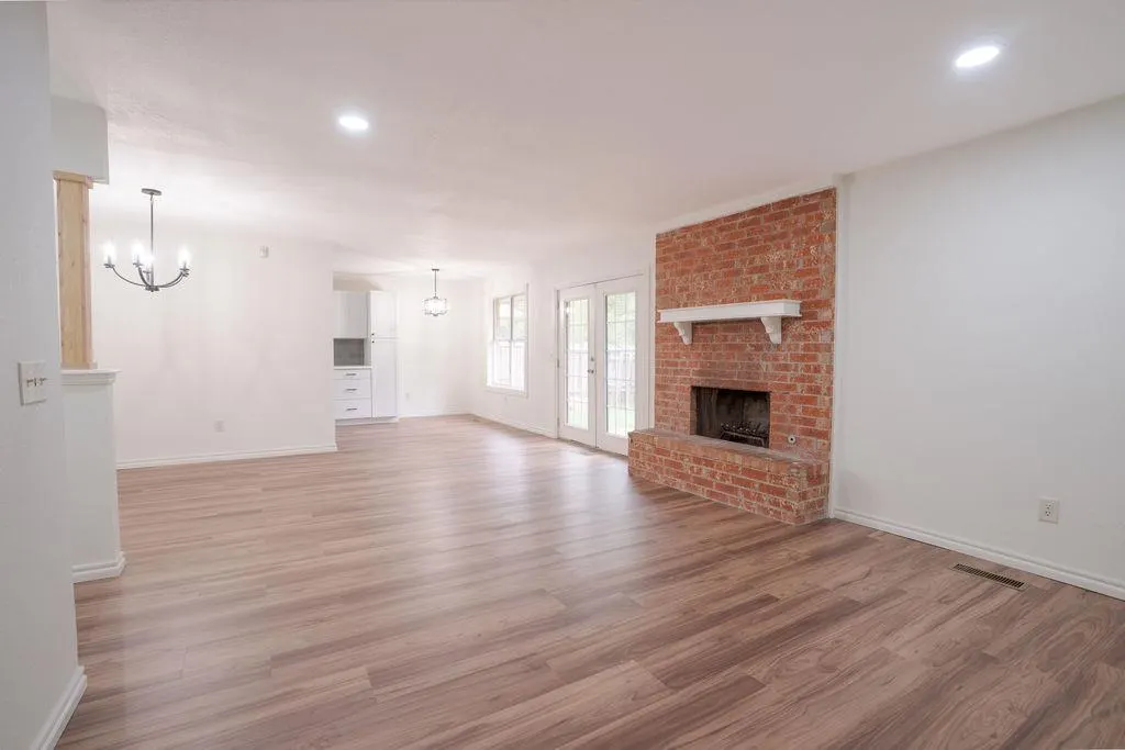 Photo 6 — 833 NW 115th Street, Oklahoma City, OK 73114