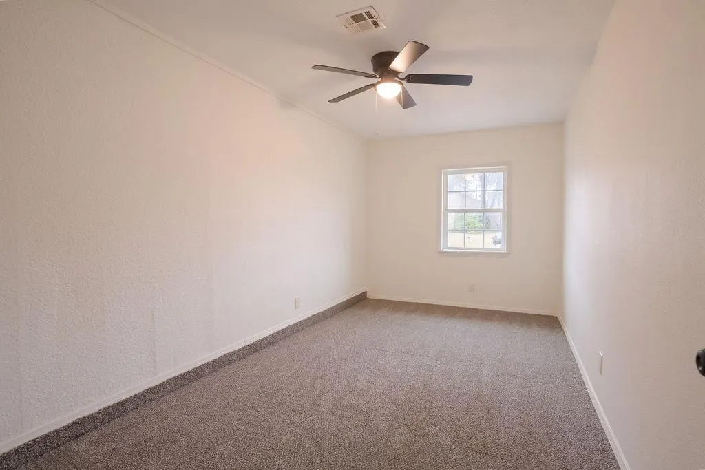Photo 13 — 833 NW 115th Street, Oklahoma City, OK 73114