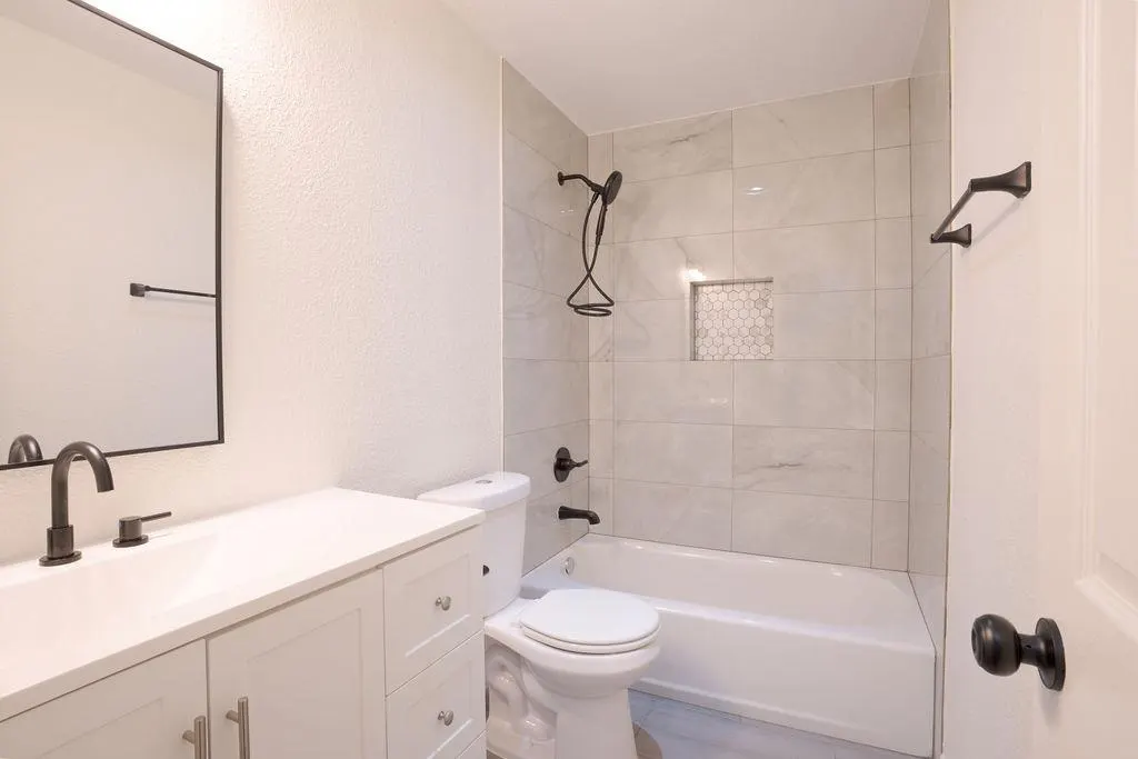 Photo 17 — 833 NW 115th Street, Oklahoma City, OK 73114
