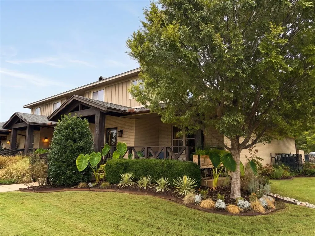 Photo 2 — 2228 Vineyard Boulevard, The Village, OK 73120