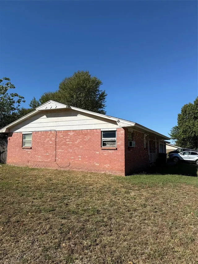 Photo 2 — 608 Mark Avenue, Yukon, OK 73099