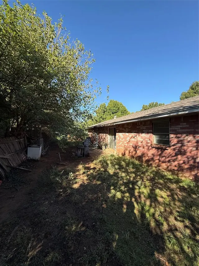 Photo 3 — 608 Mark Avenue, Yukon, OK 73099