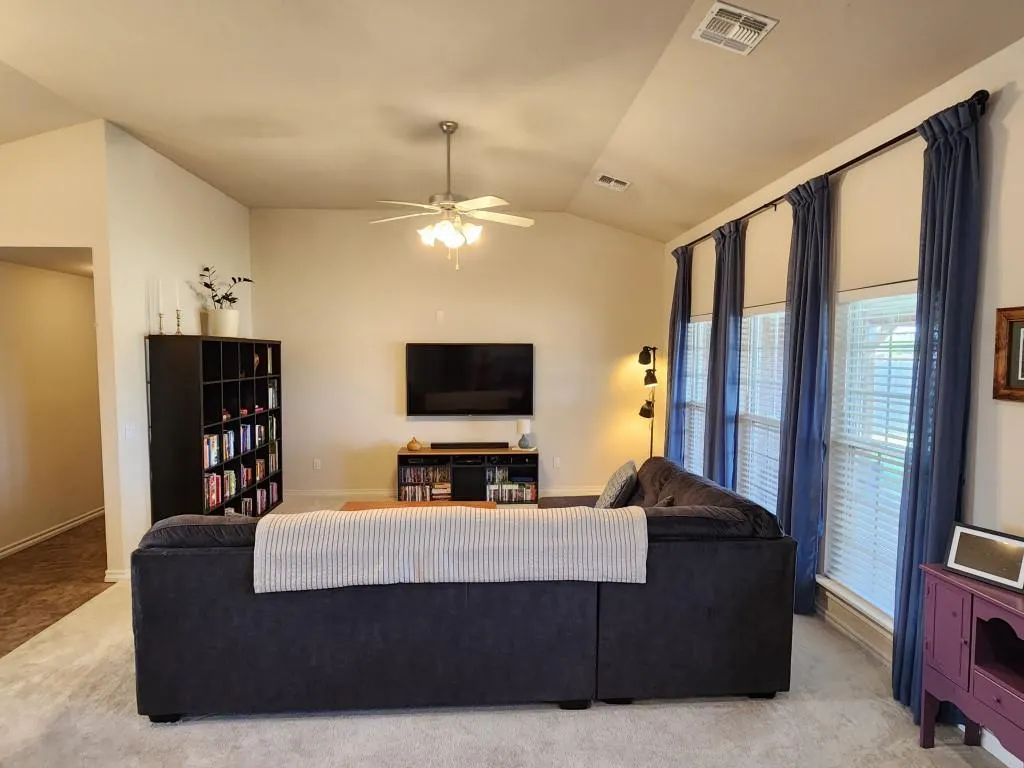 Photo 4 — 3025 White Tail Drive, Altus, OK 73521