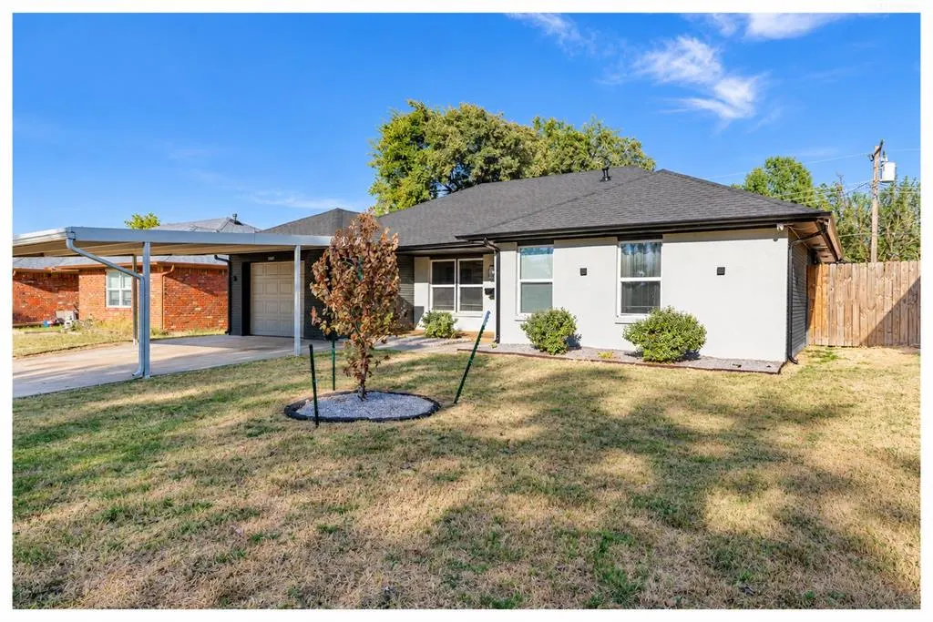 Photo 2 — 10908 N McKinley Avenue, Oklahoma City, OK 73114