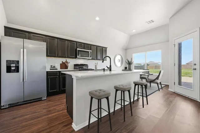 Photo 5 — 1281 Lakeview Drive, Edmond, OK 73034