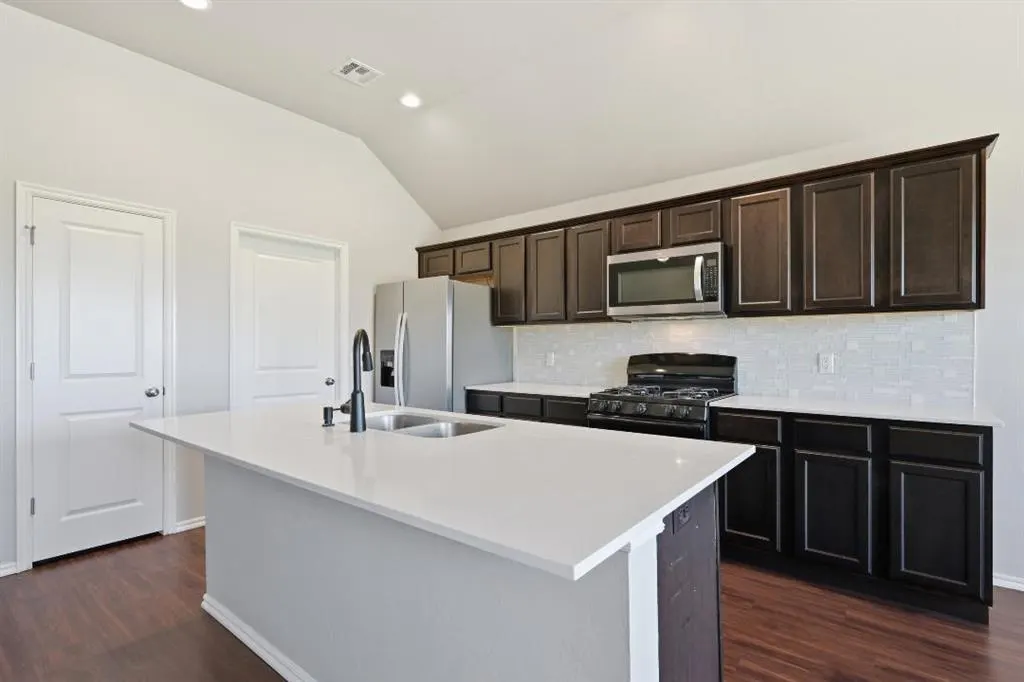 Photo 6 — 1281 Lakeview Drive, Edmond, OK 73034