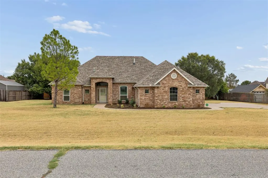 Front exterior — 12 NW Ashbury Way, Lawton, OK 73505