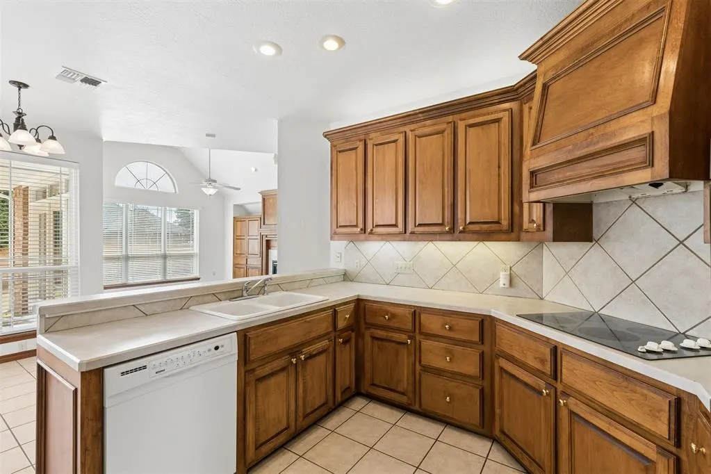 Photo 16 — 12 NW Ashbury Way, Lawton, OK 73505