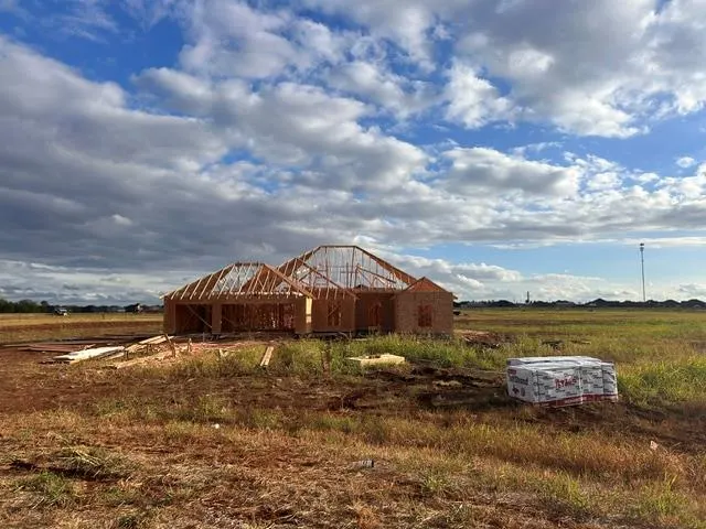 Photo 2 — 24956 Belmont Pass, Cashion, OK 73016