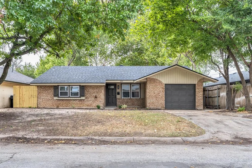 Front exterior — 2521 N Redmond Avenue, Oklahoma City, OK 73127