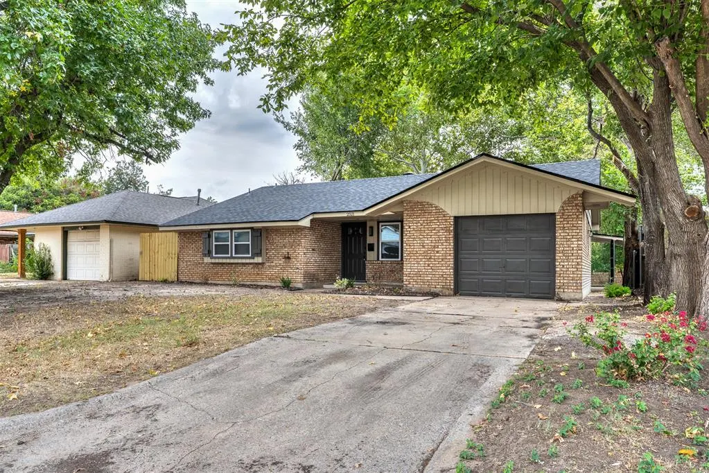 Photo 2 — 2521 N Redmond Avenue, Oklahoma City, OK 73127