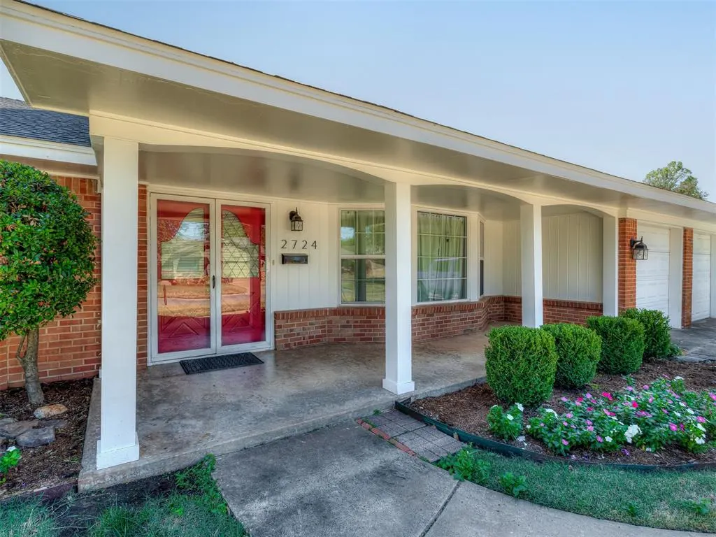 Photo 2 — 2724 Kerry Lane, Oklahoma City, OK 73120