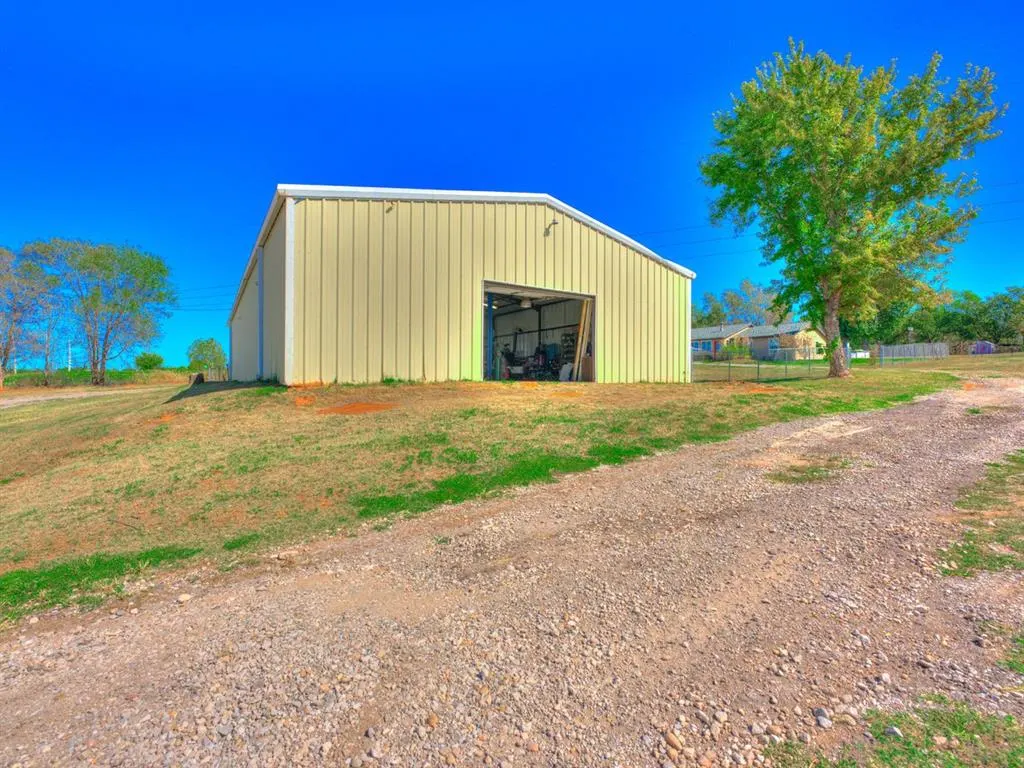 Photo 4 — 3412 S Division Street, Guthrie, OK 73044