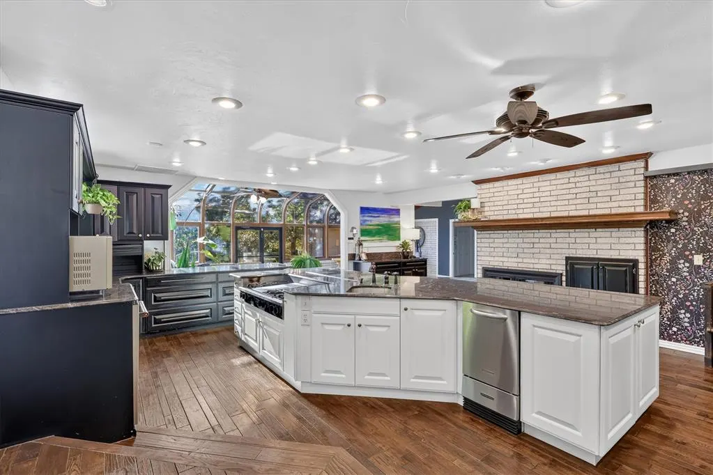 Photo 5 — 11213 Greenbriar Chase, Oklahoma City, OK 73170
