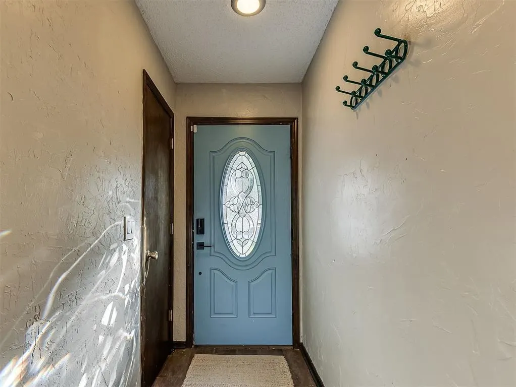 Photo 7 — 208 N Briarwood Street, Yukon, OK 73099