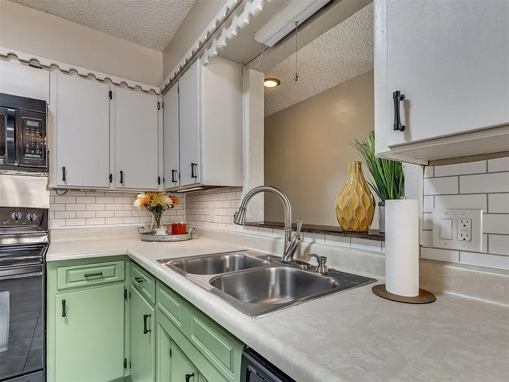 Photo 19 — 208 N Briarwood Street, Yukon, OK 73099