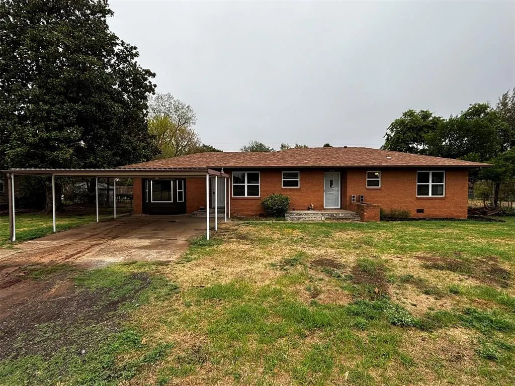 Front exterior — 214 S 6th Street, Cyril, OK 73029