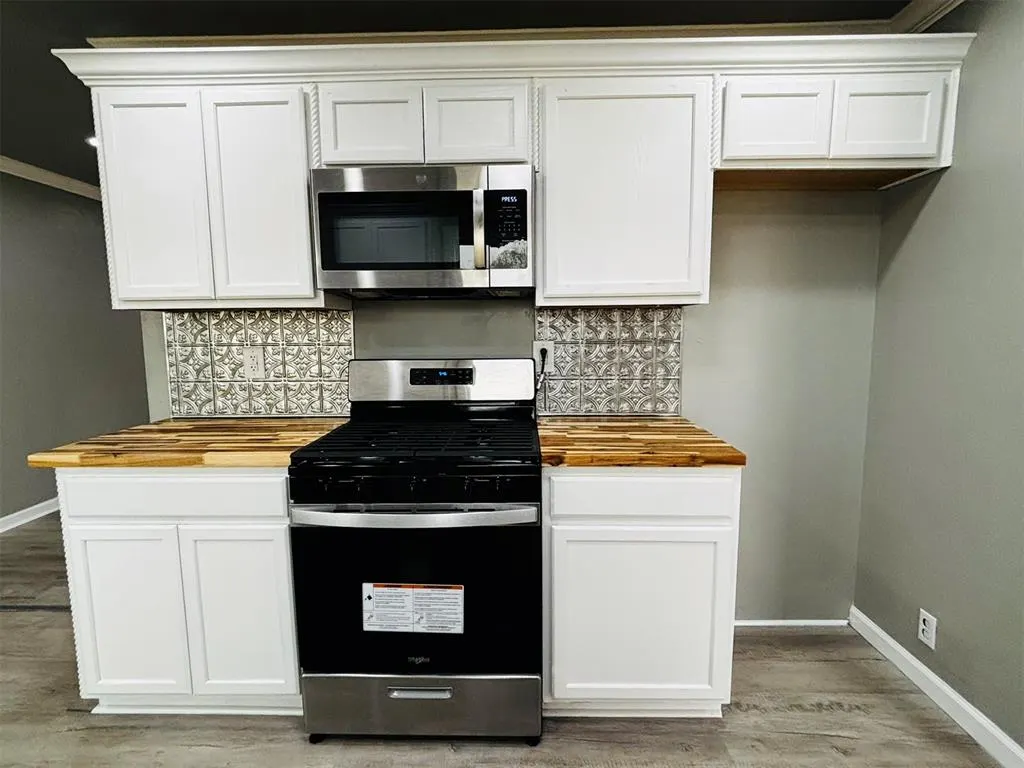Photo 10 — 214 S 6th Street, Cyril, OK 73029