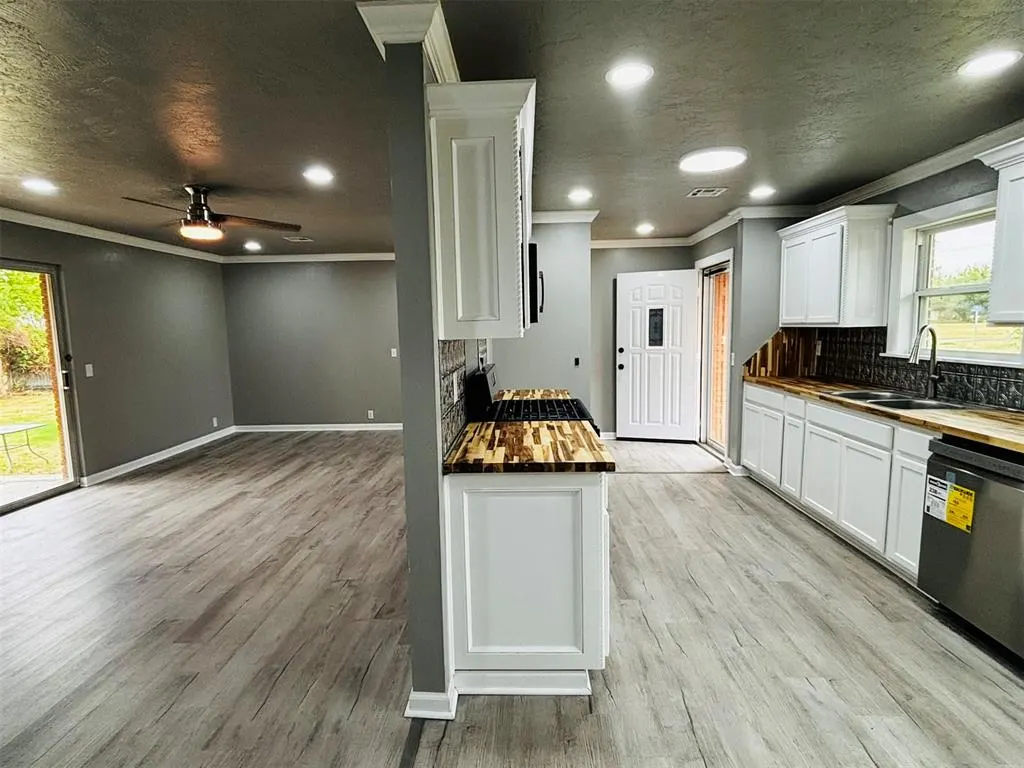 Photo 12 — 214 S 6th Street, Cyril, OK 73029