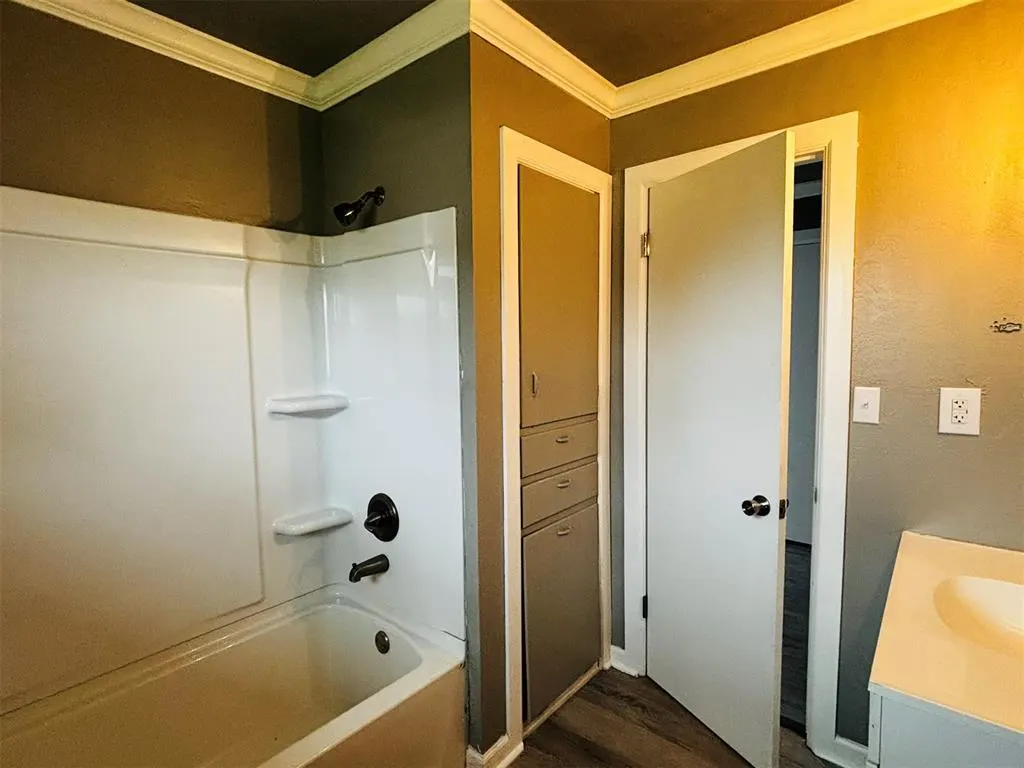 Photo 23 — 214 S 6th Street, Cyril, OK 73029