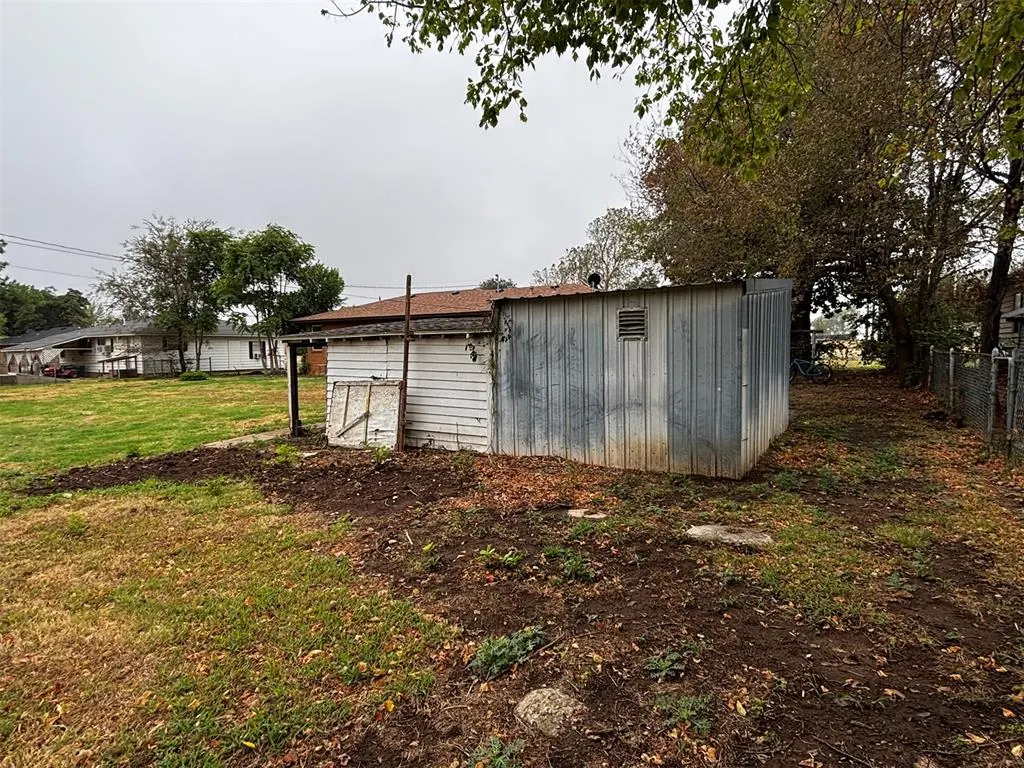 Photo 29 — 214 S 6th Street, Cyril, OK 73029