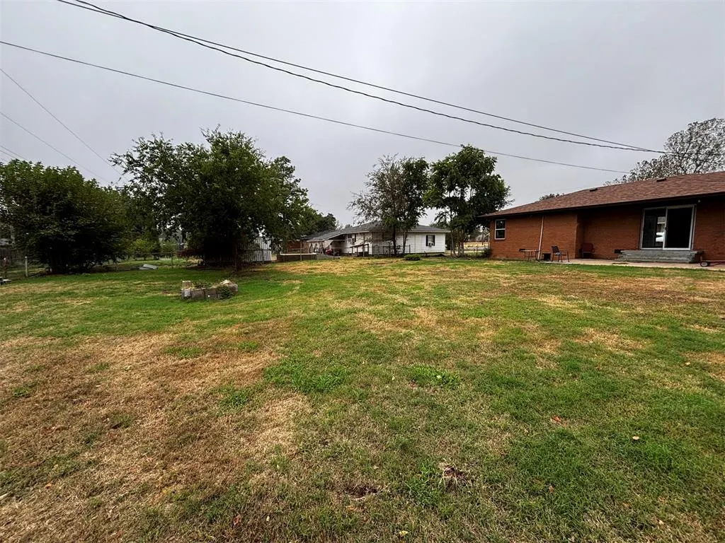 Photo 30 — 214 S 6th Street, Cyril, OK 73029