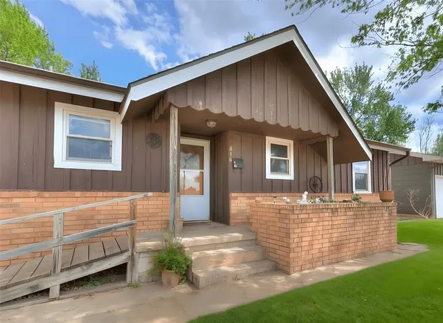 Photo 3 — 816 Hillcrest Drive, Watonga, OK 73772