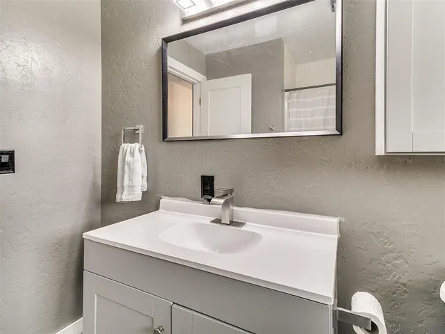 Photo 8 — 816 Hillcrest Drive, Watonga, OK 73772