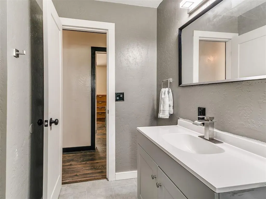 Photo 9 — 816 Hillcrest Drive, Watonga, OK 73772