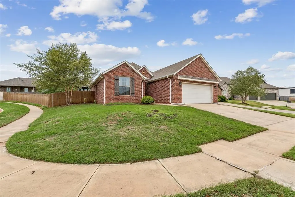 Photo 2 — 900 NW 190th Street, Edmond, OK 73012