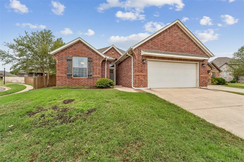 Photo 3 — 900 NW 190th Street, Edmond, OK 73012