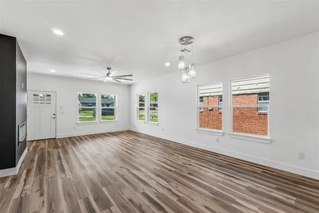 Photo 8 — 321 NW 91st Street, Oklahoma City, OK 73114