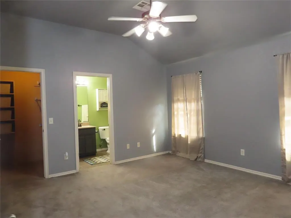 Photo 12 — 304 SW 44th Street, Moore, OK 73160-1009