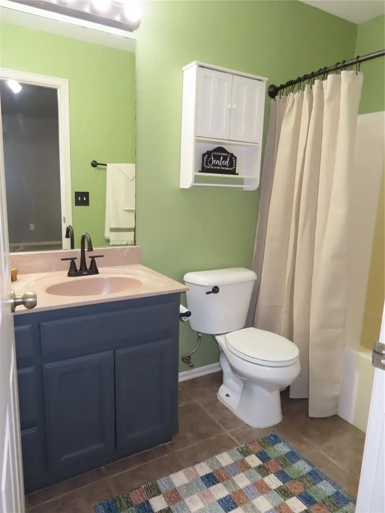 Photo 14 — 304 SW 44th Street, Moore, OK 73160-1009