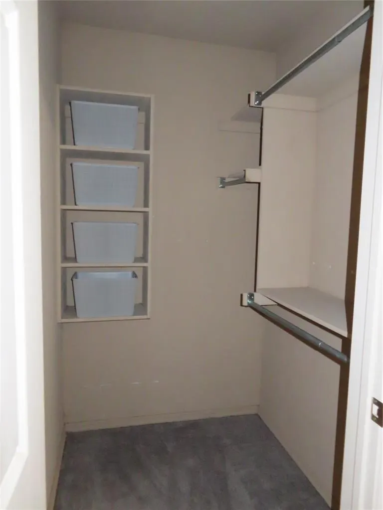 Photo 16 — 304 SW 44th Street, Moore, OK 73160-1009