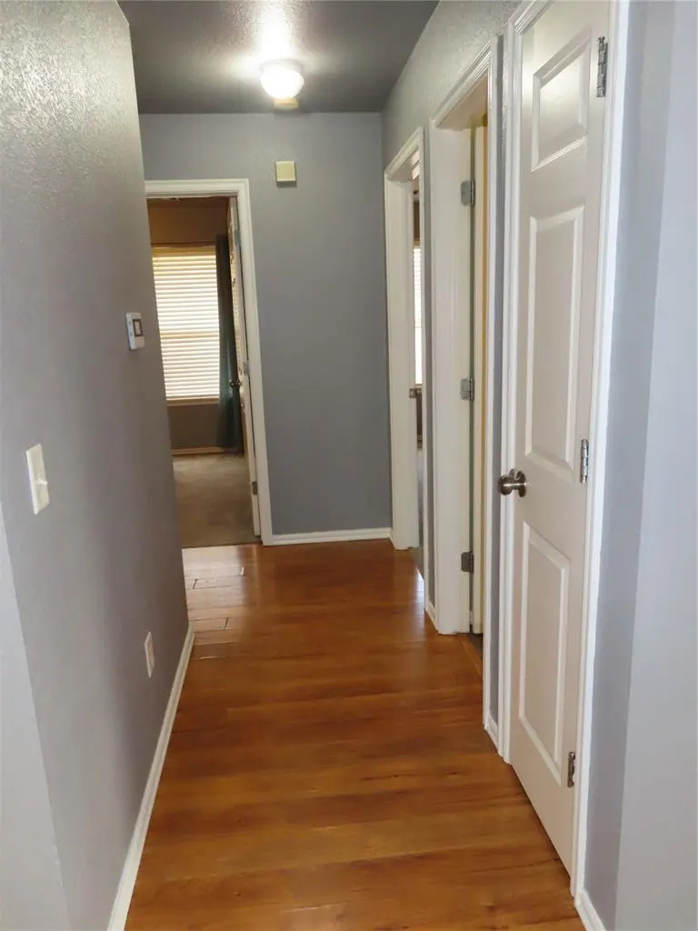 Photo 18 — 304 SW 44th Street, Moore, OK 73160-1009