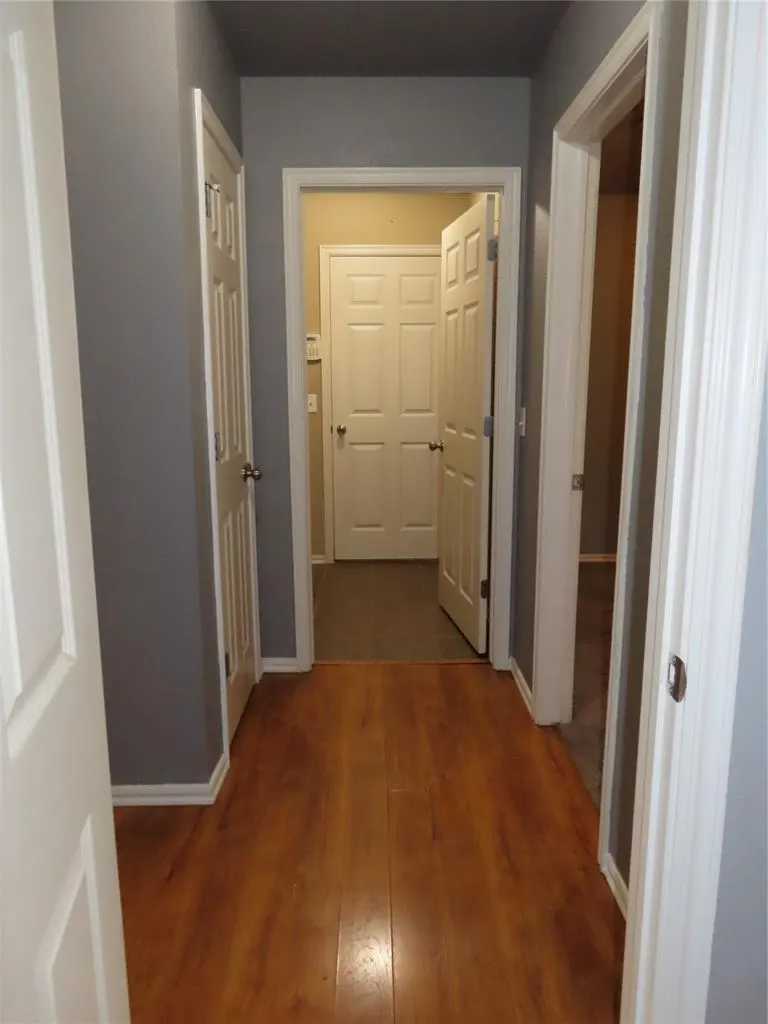 Photo 22 — 304 SW 44th Street, Moore, OK 73160-1009
