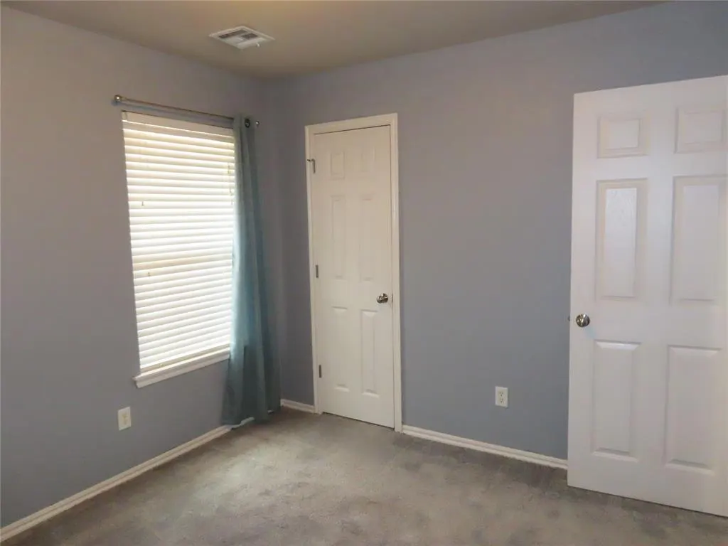 Photo 23 — 304 SW 44th Street, Moore, OK 73160-1009