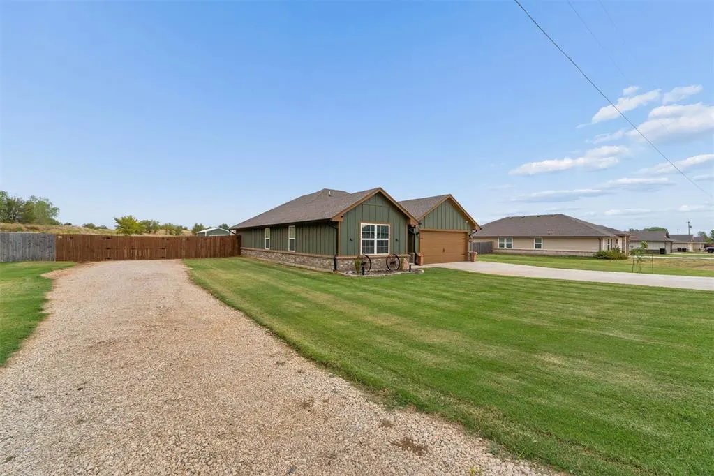 Photo 3 — 1934 Eli Avenue, Tuttle, OK 73089