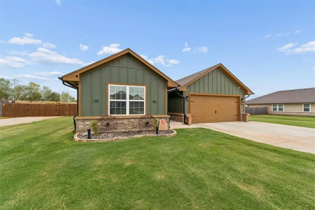 Photo 4 — 1934 Eli Avenue, Tuttle, OK 73089