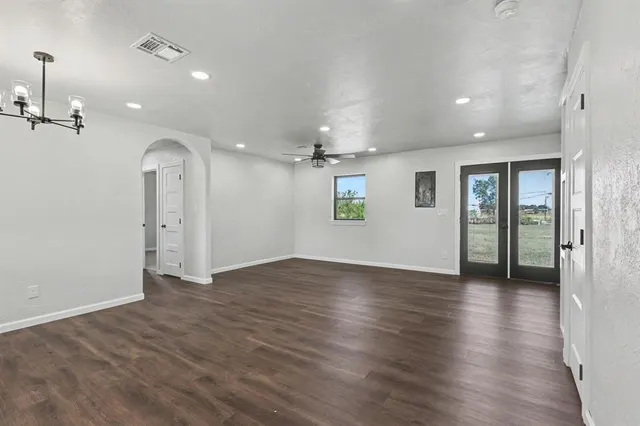 Photo 2 — 420 Kevin Road, Prague, OK 74864