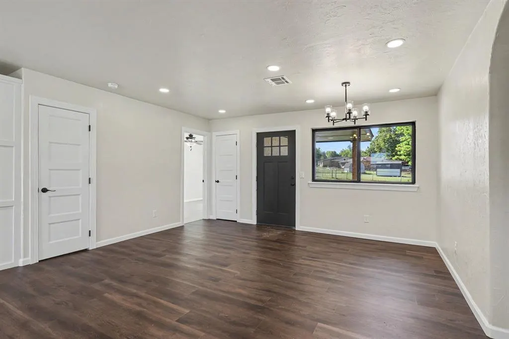 Photo 3 — 420 Kevin Road, Prague, OK 74864