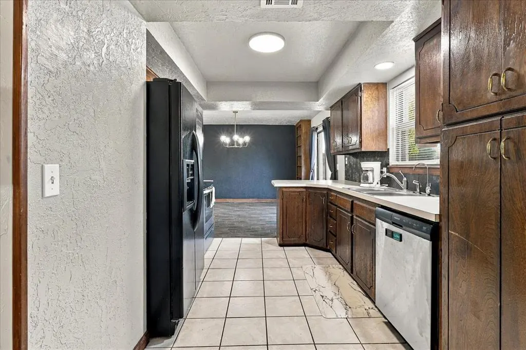 Photo 12 — 1009 Mac Drive, Elk City, OK 73644