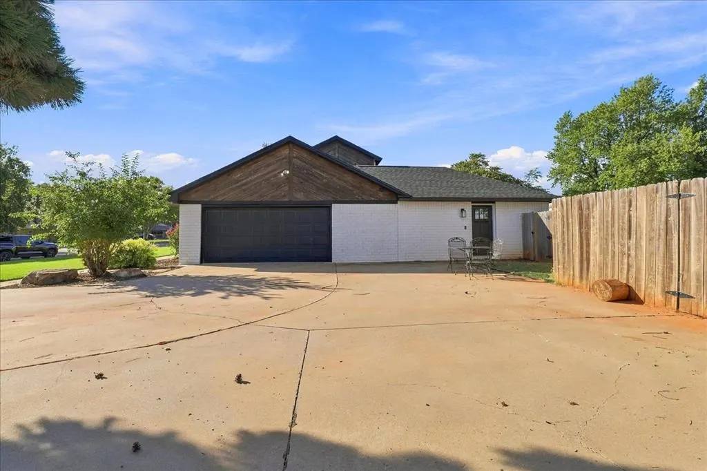 Photo 34 — 1009 Mac Drive, Elk City, OK 73644
