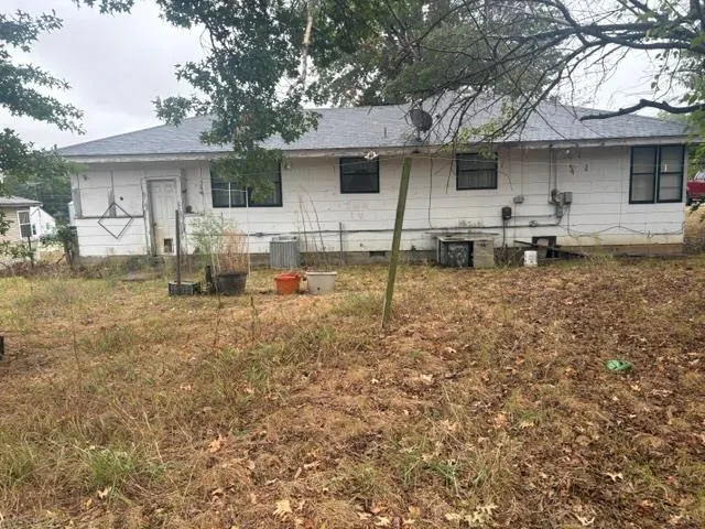 Photo 2 — 717 McKinley Street, Seminole, OK 74868
